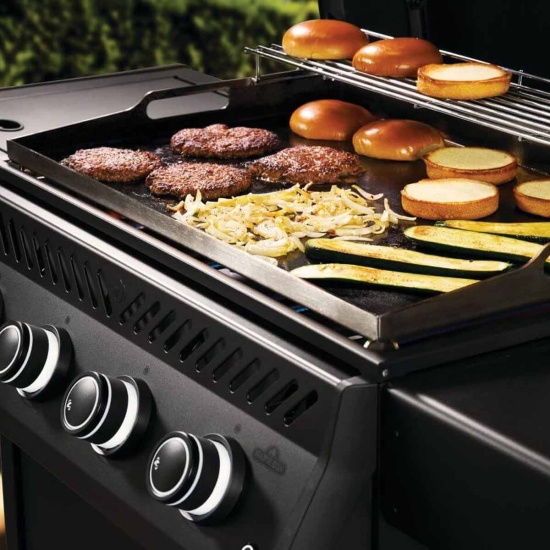 NAPOLEON Grill gazowy Phantom Rogue PRO Plancha (RP30FTPK-PHM)