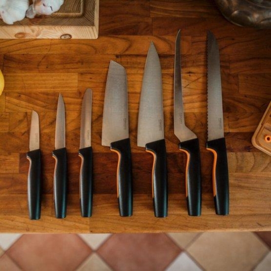 FISKARS Nóż do chleba 21 cm a'6 (1057538)-106325